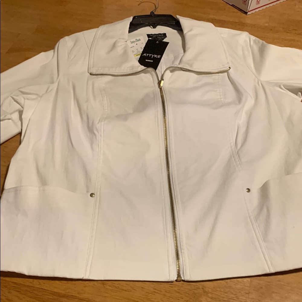 Attyre White Utility Jacket with Relaxed Fit